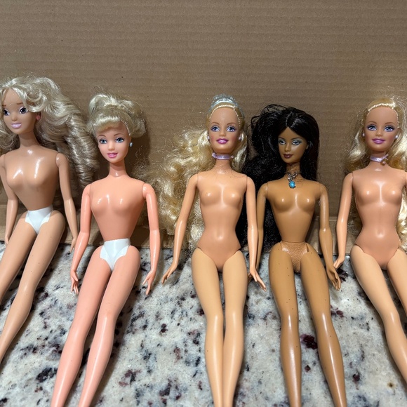 Set of five- 11 inch dolls. - Picture 1 of 3